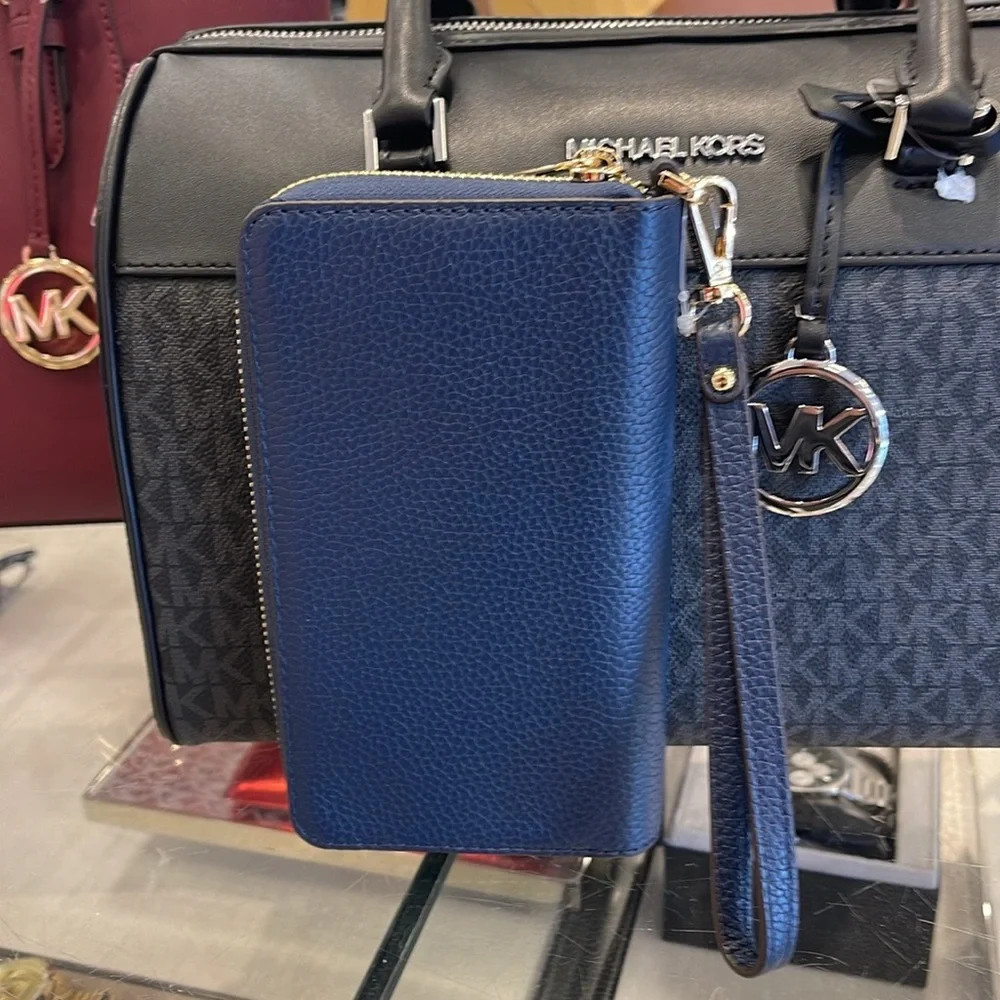 Michael Kors Jet Set Travel Lg Flat Multifunctional Phone Case-Wristlet-Wallet